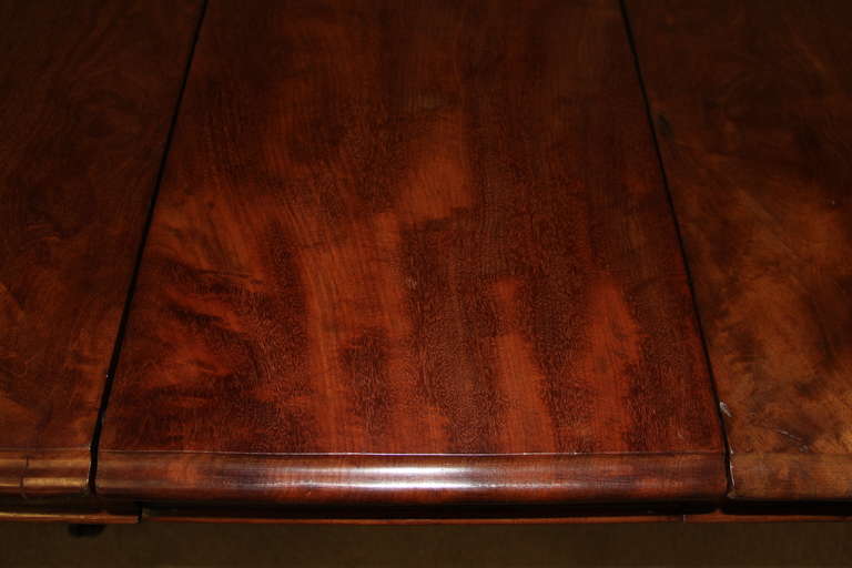 Extendable Mahogany Pedestal Dining Table For Sale 1