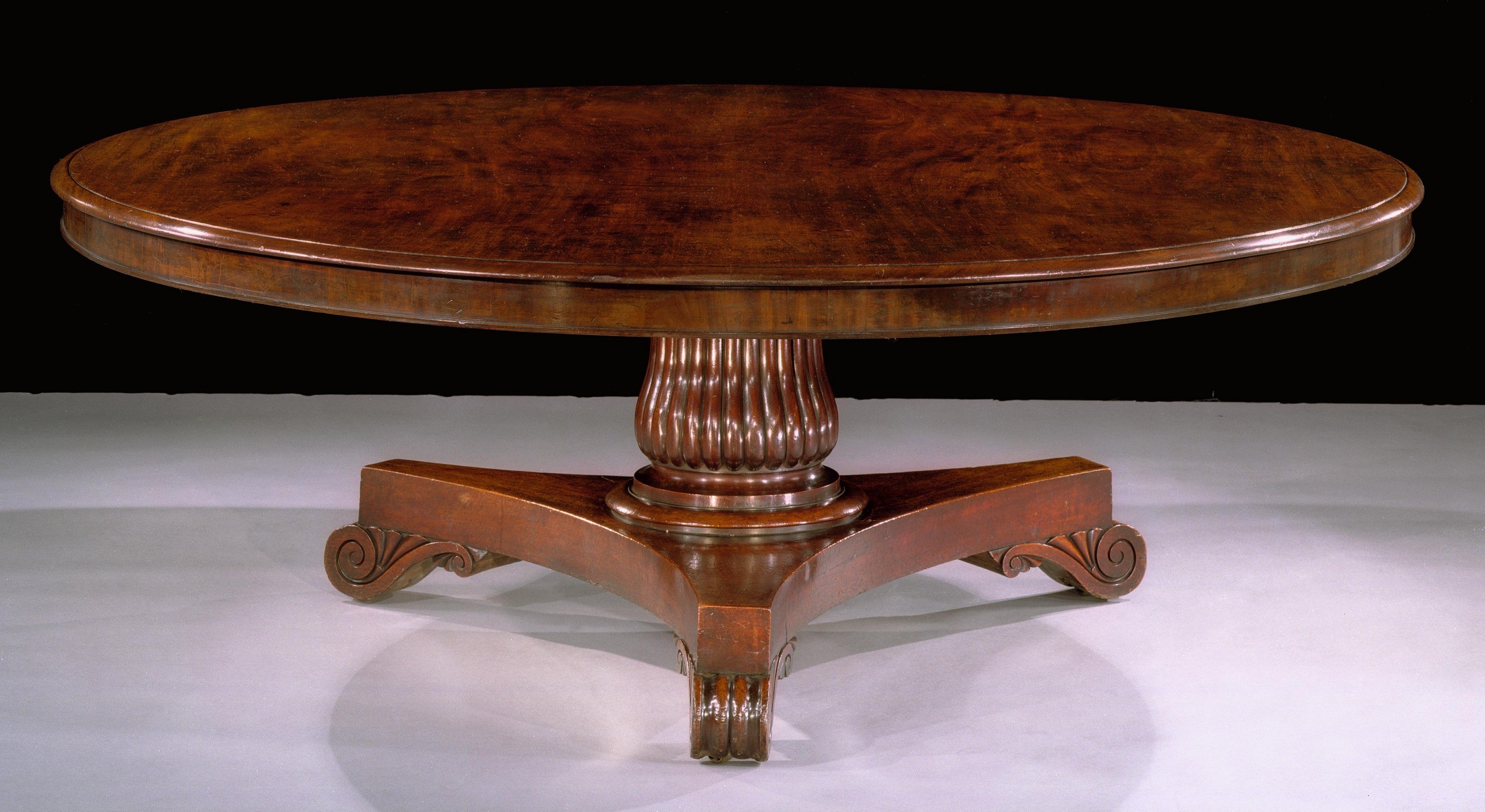 A Large Regency Mahogany Dining Table (4403901) For Sale