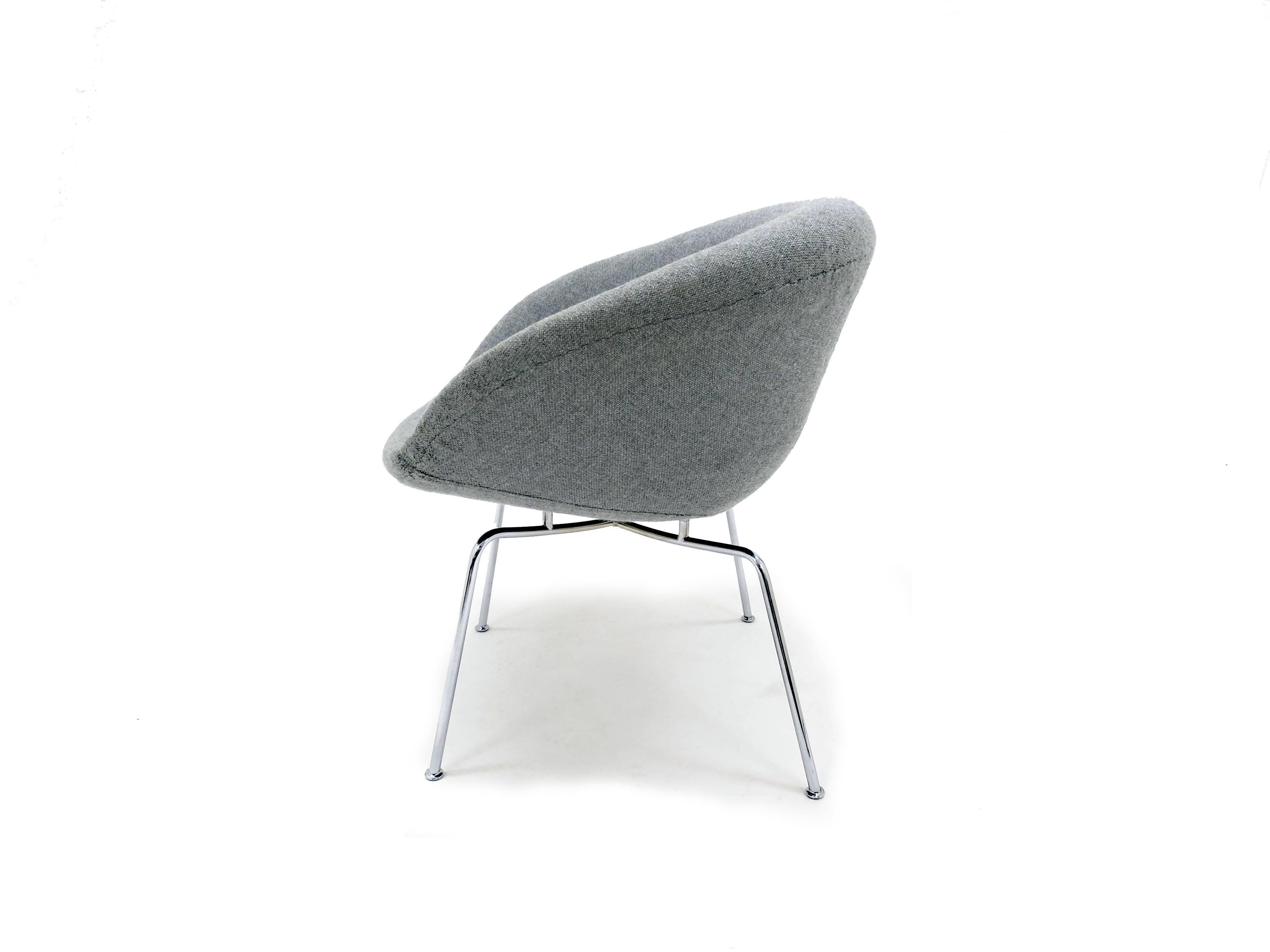 Scandinavian Modern Arne Jacobsen Pot Chair for Fritz Hansen, Danish, 1950s For Sale