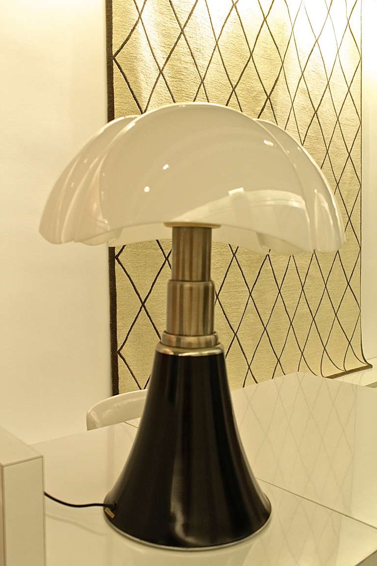 Modern Early Edition Table Lamp designed by Gae Aulenti Mod. Pipistrello, Italy 1966