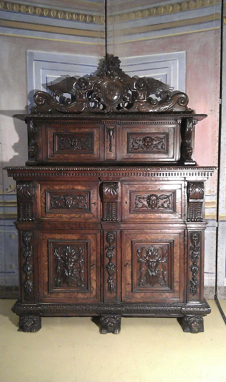 important 17th c.italian credenza of genoese manifactur, it comes from an important villa in Cuneo (