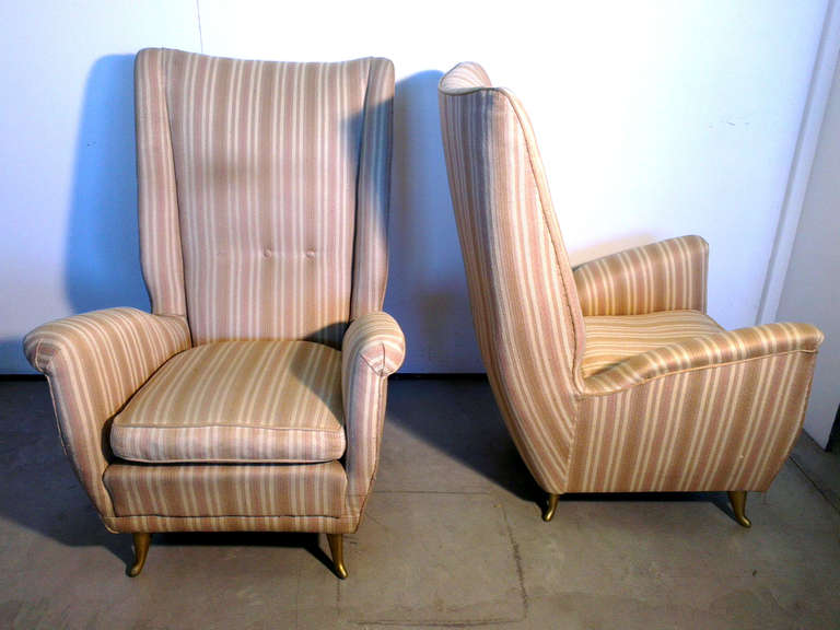 Pair of Beautiful Armchairs by  Isa In Good Condition In Fossano, IT