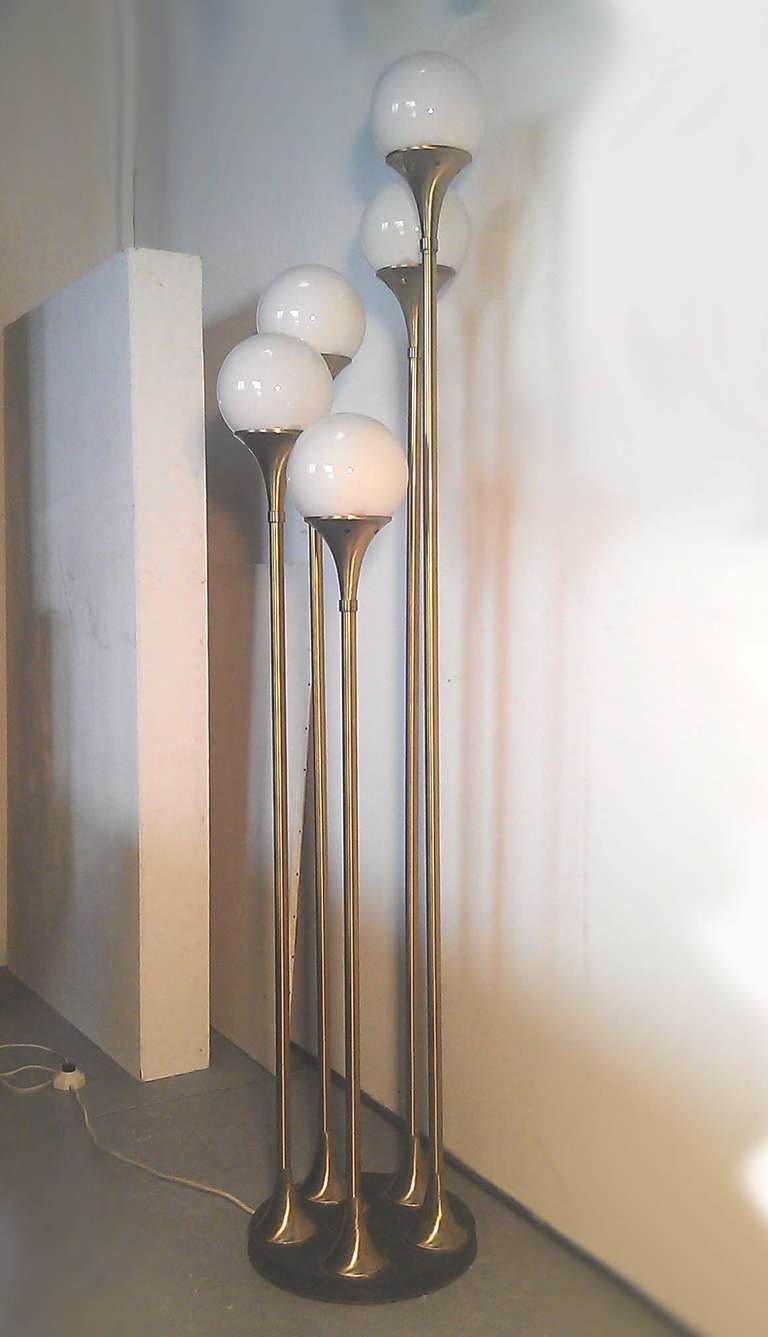 floorlamp by Reggiani 1960, brass ,base metal laquered black and white opaline glass balls