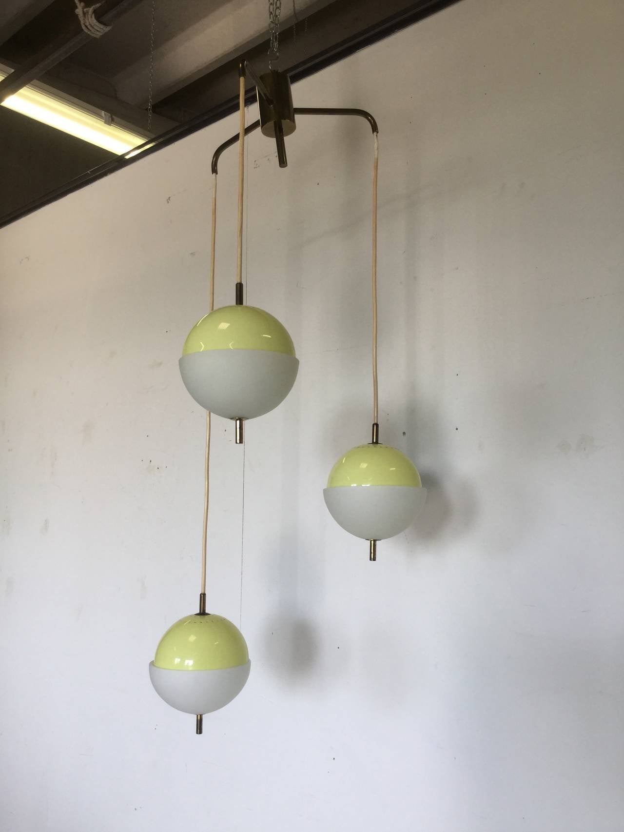 Three Globes Chandelier 1950 In Good Condition In Fossano, IT