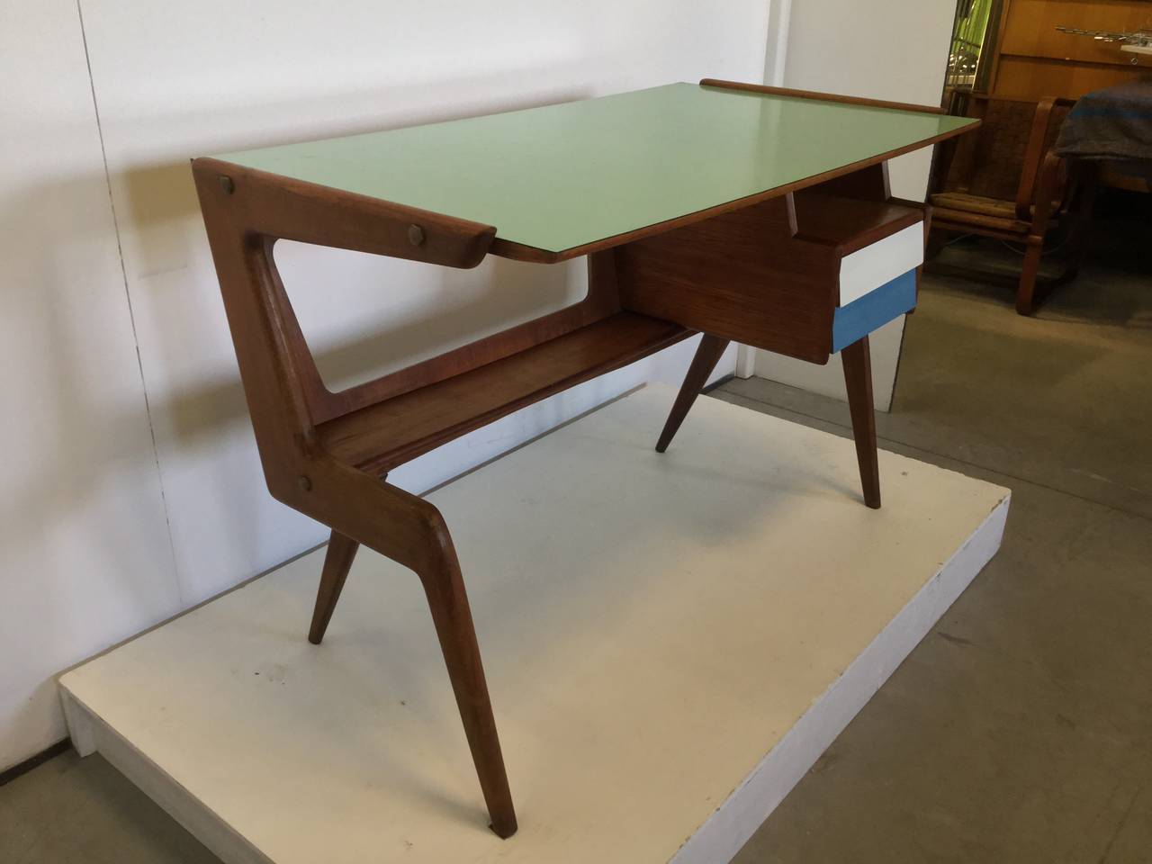 Formica Exceptional desk attr. GIO PONTI 1950
