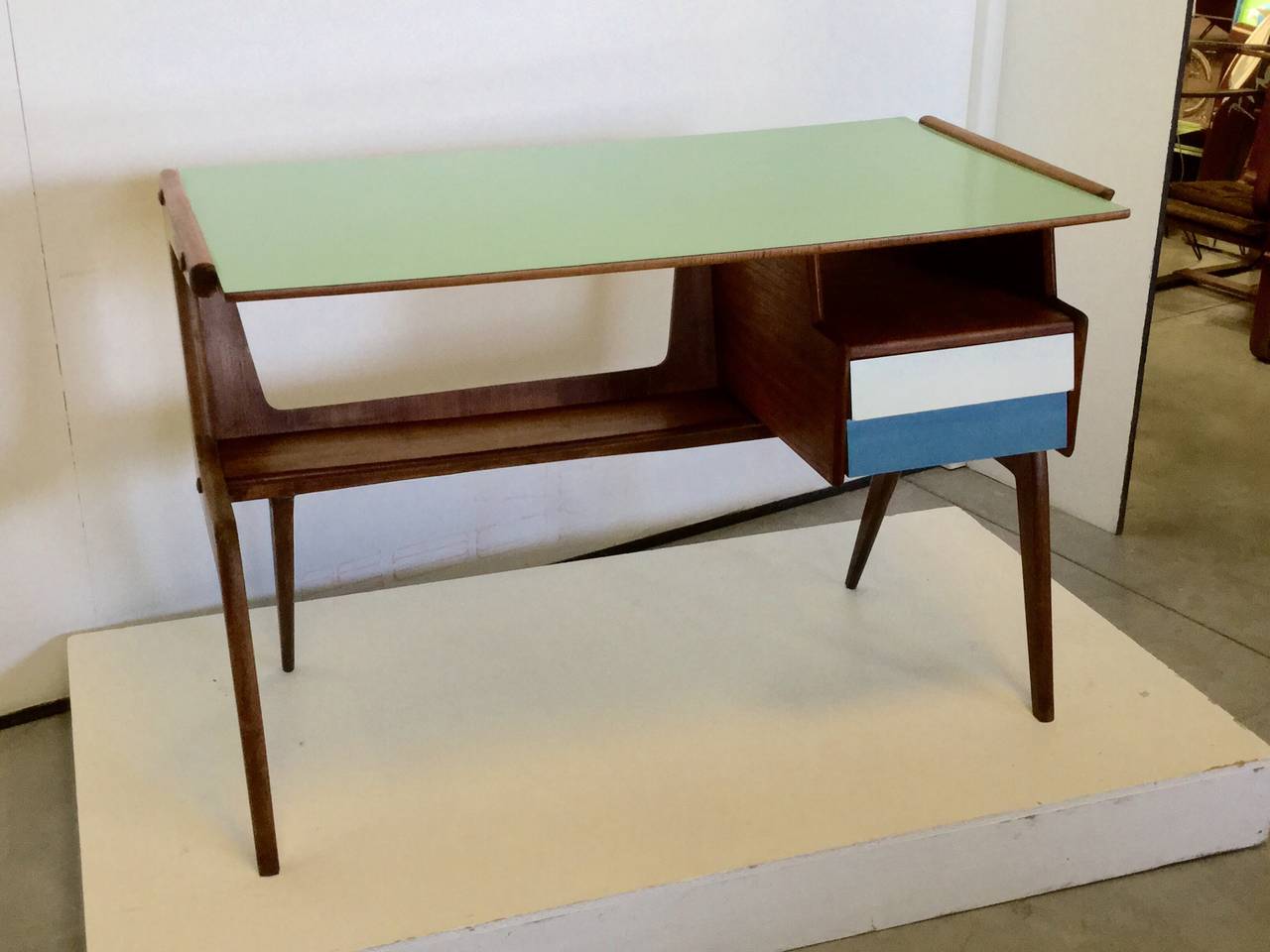 Hand-Crafted Exceptional desk attr. GIO PONTI 1950