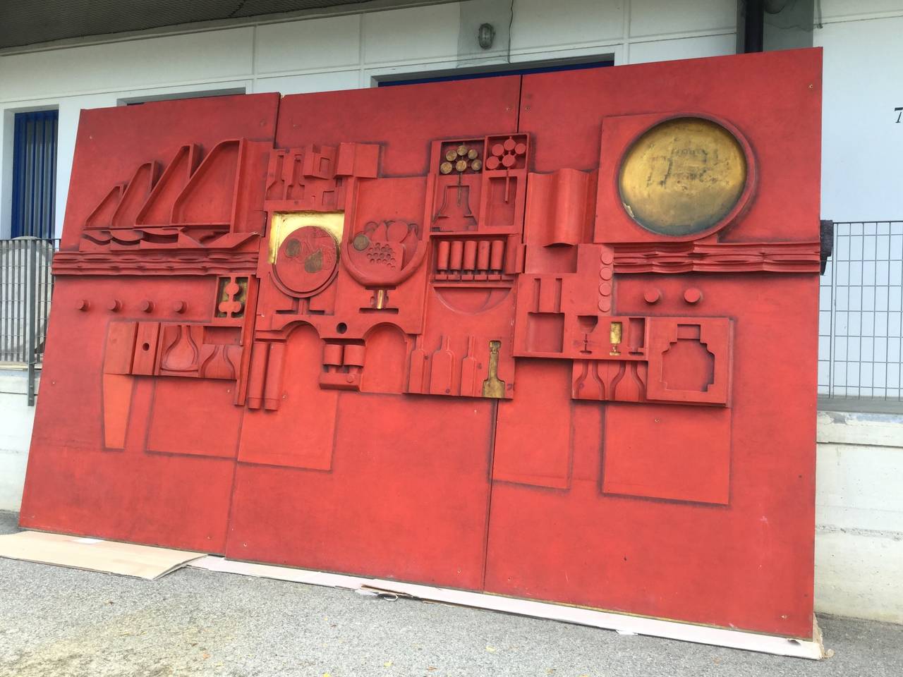 Amazing red lacquered wood panel , sculptured by Victor Cerrato in 1960 for a private property , Cerrato belongs to the Turin artist's school of Mollino style , he worked with Mollino at the Lutrario dancing and he was also a sculpturer of ceramics