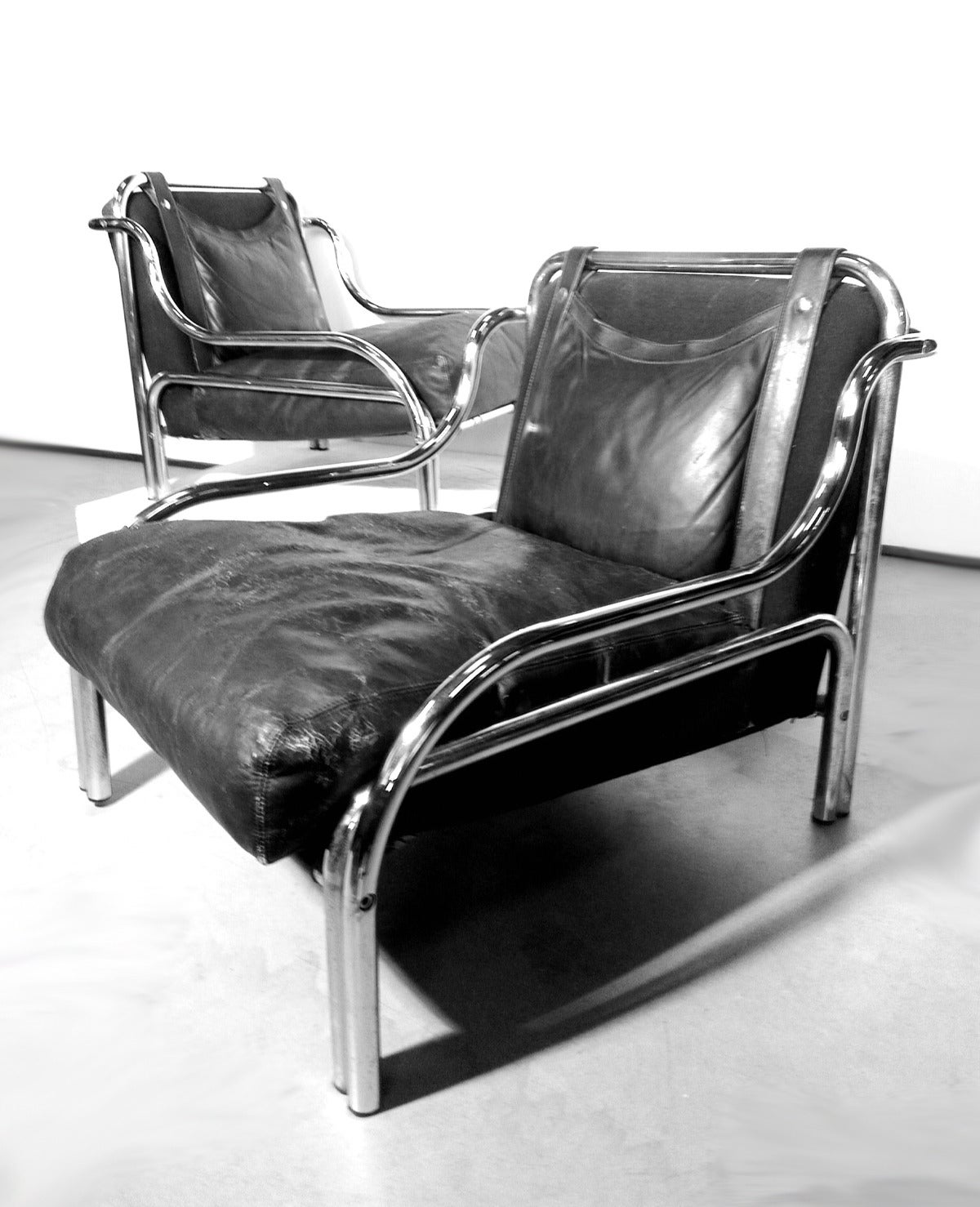 Exceptional Armchairs and Sofa by Gae Aulenti 1