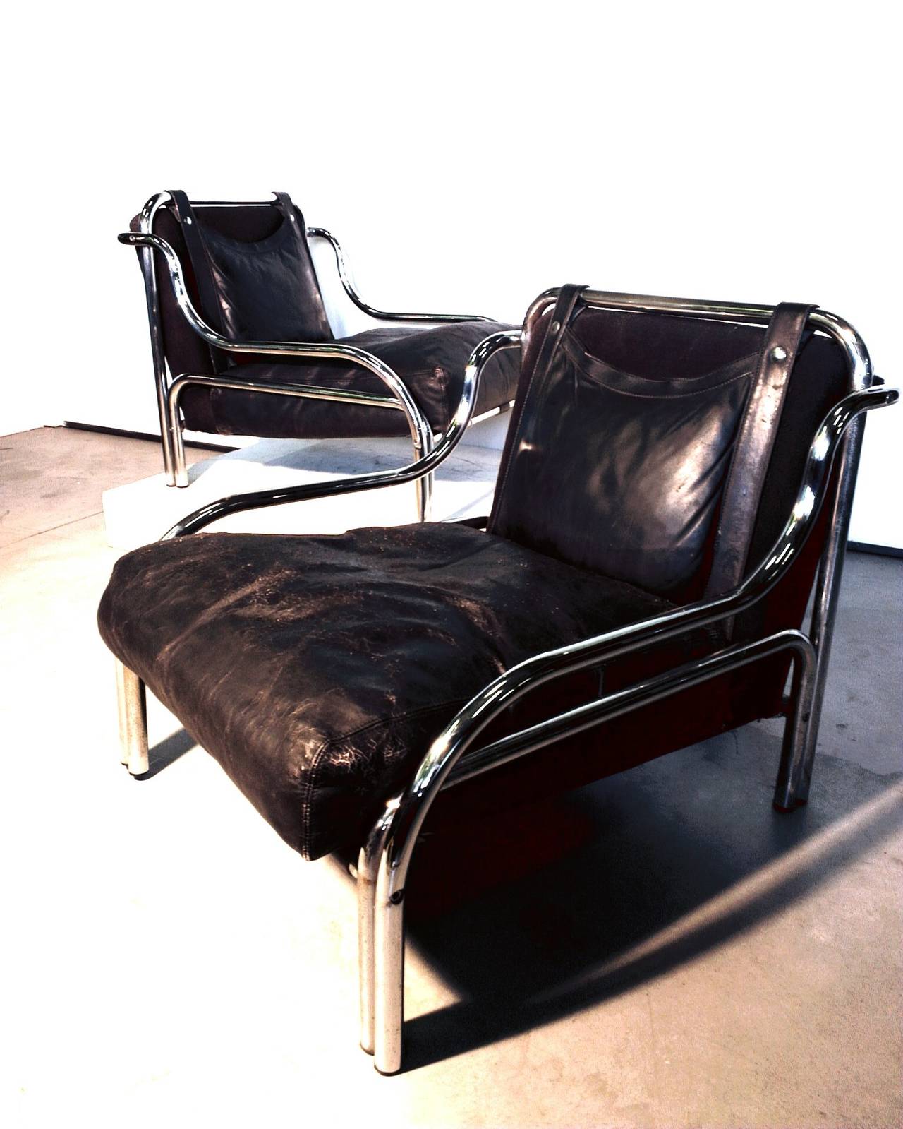 Exceptional Armchairs and Sofa by Gae Aulenti 3