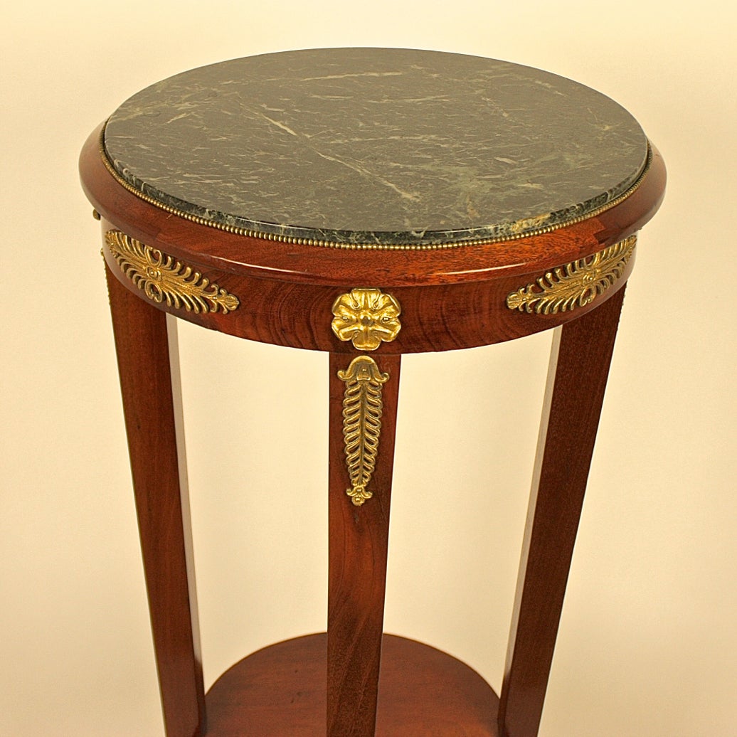 French 19th Century Mahogany and Gilt-Bronze Tall Gueridon/ Pedestal In Excellent Condition For Sale In Berlin, DE