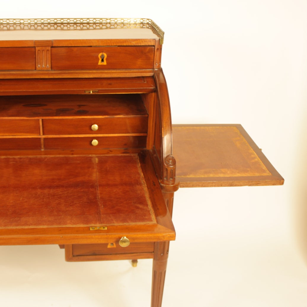 French Louis XVI Cylinder Bureau, Attributed to Godefroy Dester