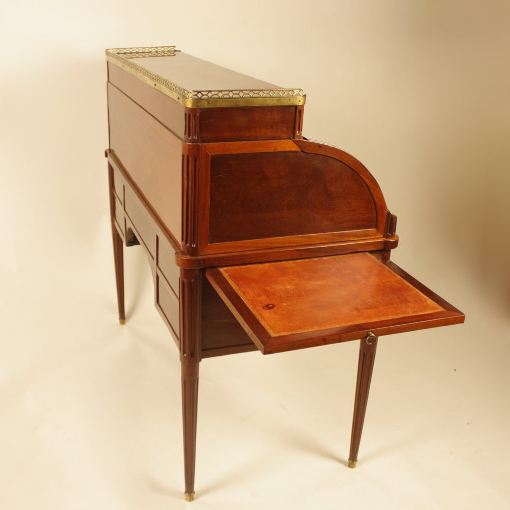 Mahogany Louis XVI Cylinder Bureau, Attributed to Godefroy Dester