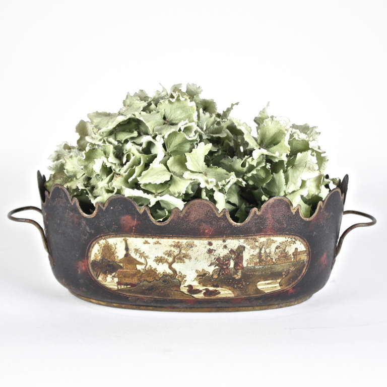 18th Century French Painted Tole Jardiniere In Good Condition In Berlin, DE
