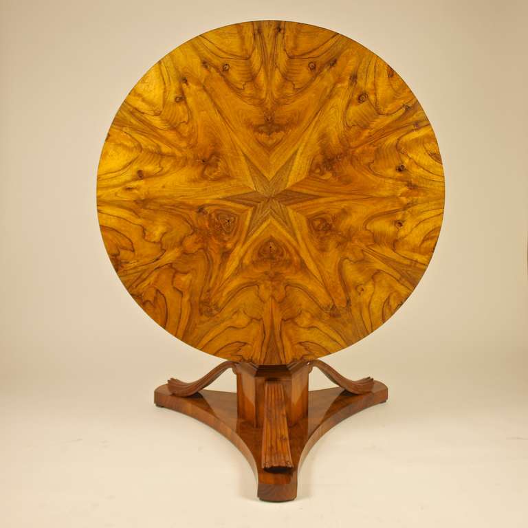 Veneer Early 19th Century Biedermeier Table with Four Side Chairs, Newly Upholstered