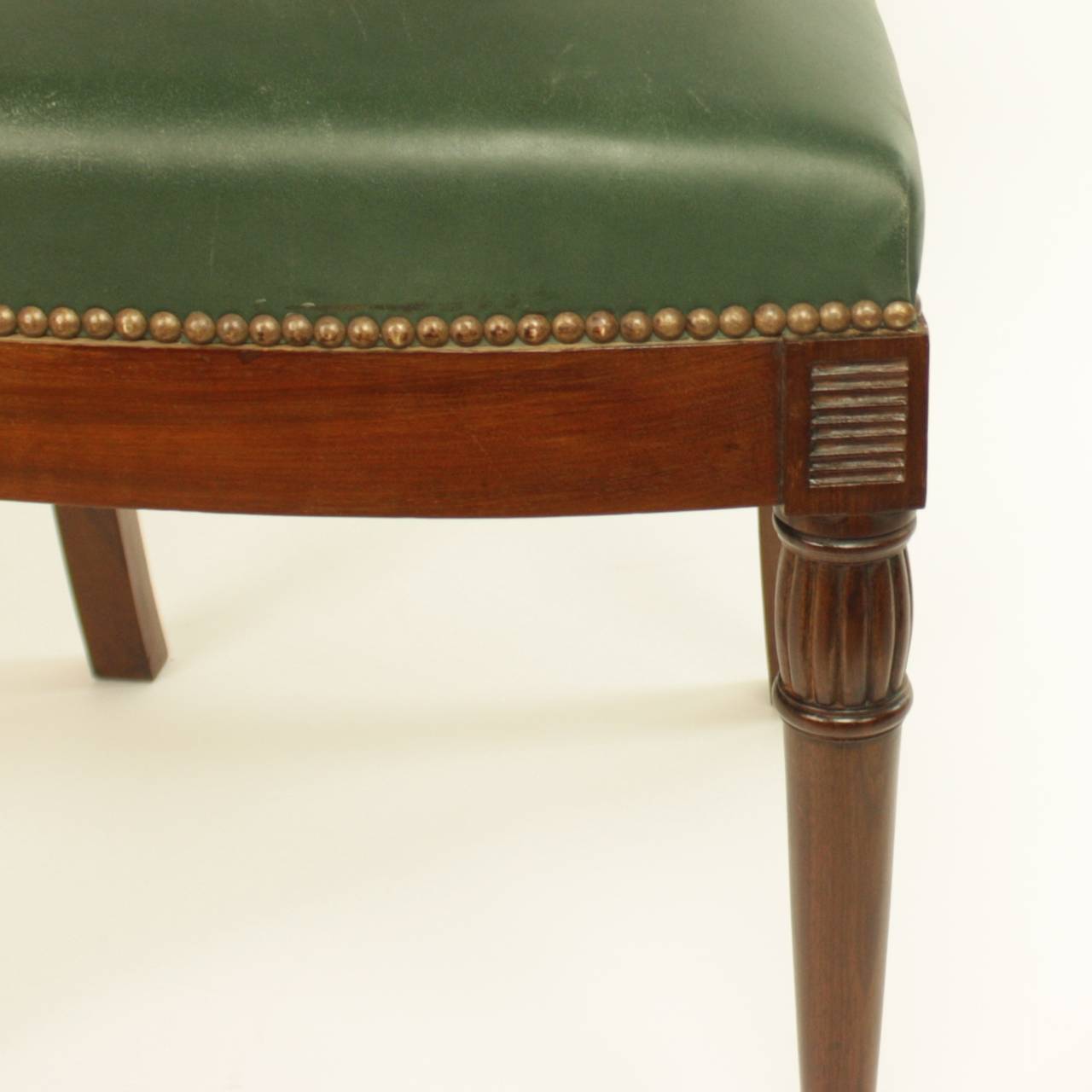 Francese Coppia di sedie Directoire del primo Ottocento, alla maniera di Bellange Frères in vendita
