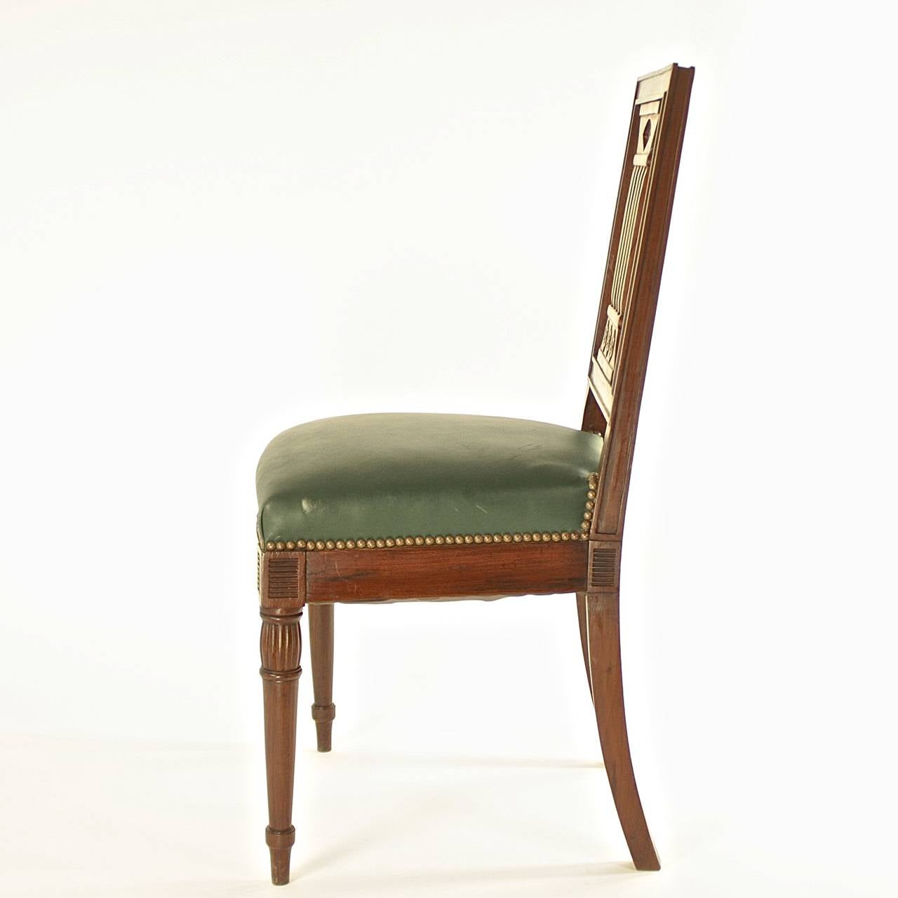 Intagliato Coppia di sedie Directoire del primo Ottocento, alla maniera di Bellange Frères in vendita