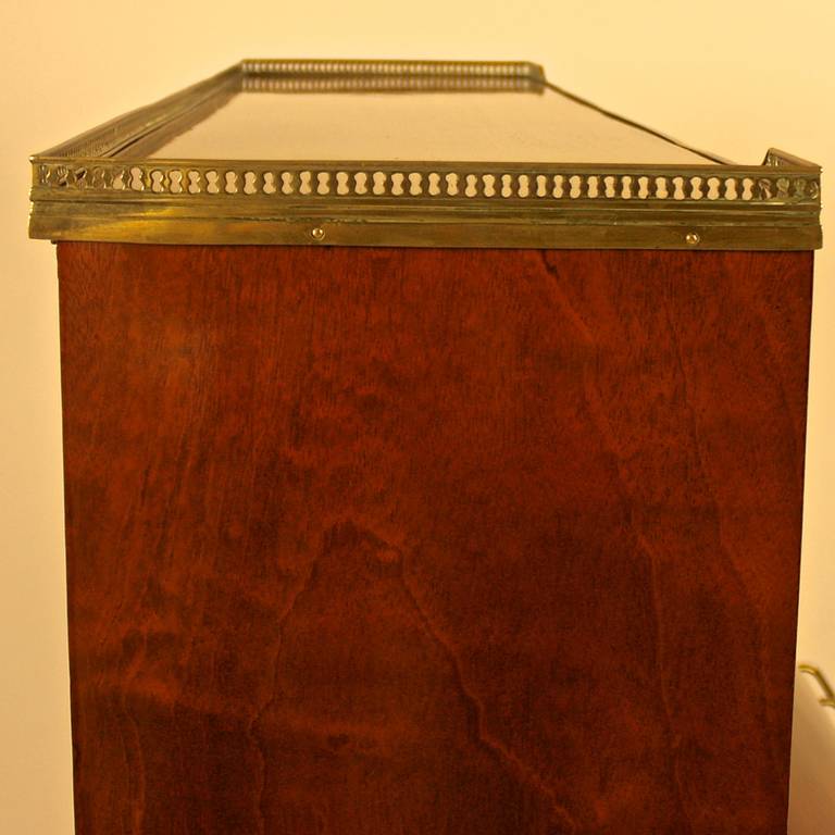 French 19th Century Brass and Mahogany veneered Directoire Style Cylinder Bureau For Sale 4