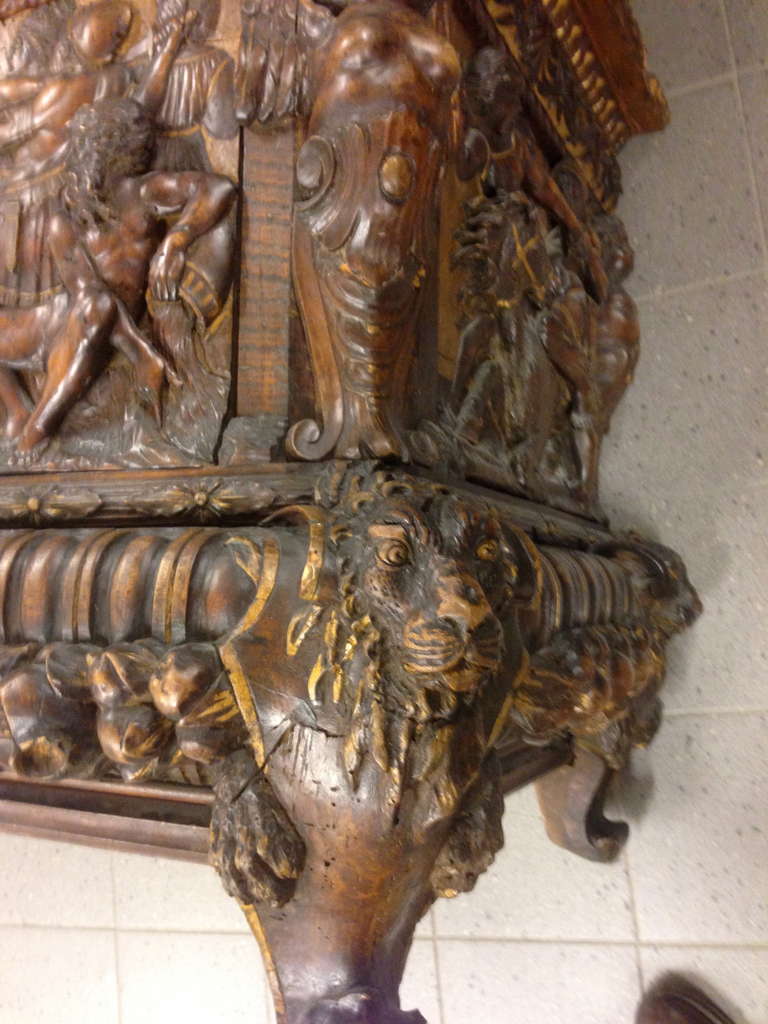 Walnut Cassone In Good Condition For Sale In Stockholm, SE