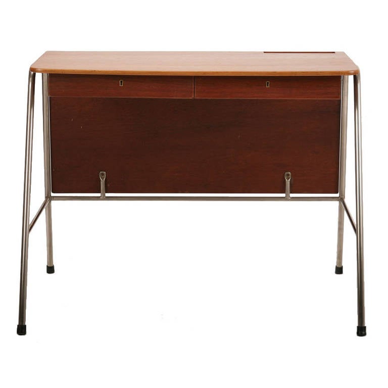 Scandinavian Modern Teacher's Desk by Arne Jacobsen For Sale