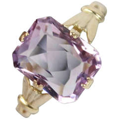 Charming Gold and Amethyst Ring, Art Deco, circa 1920s