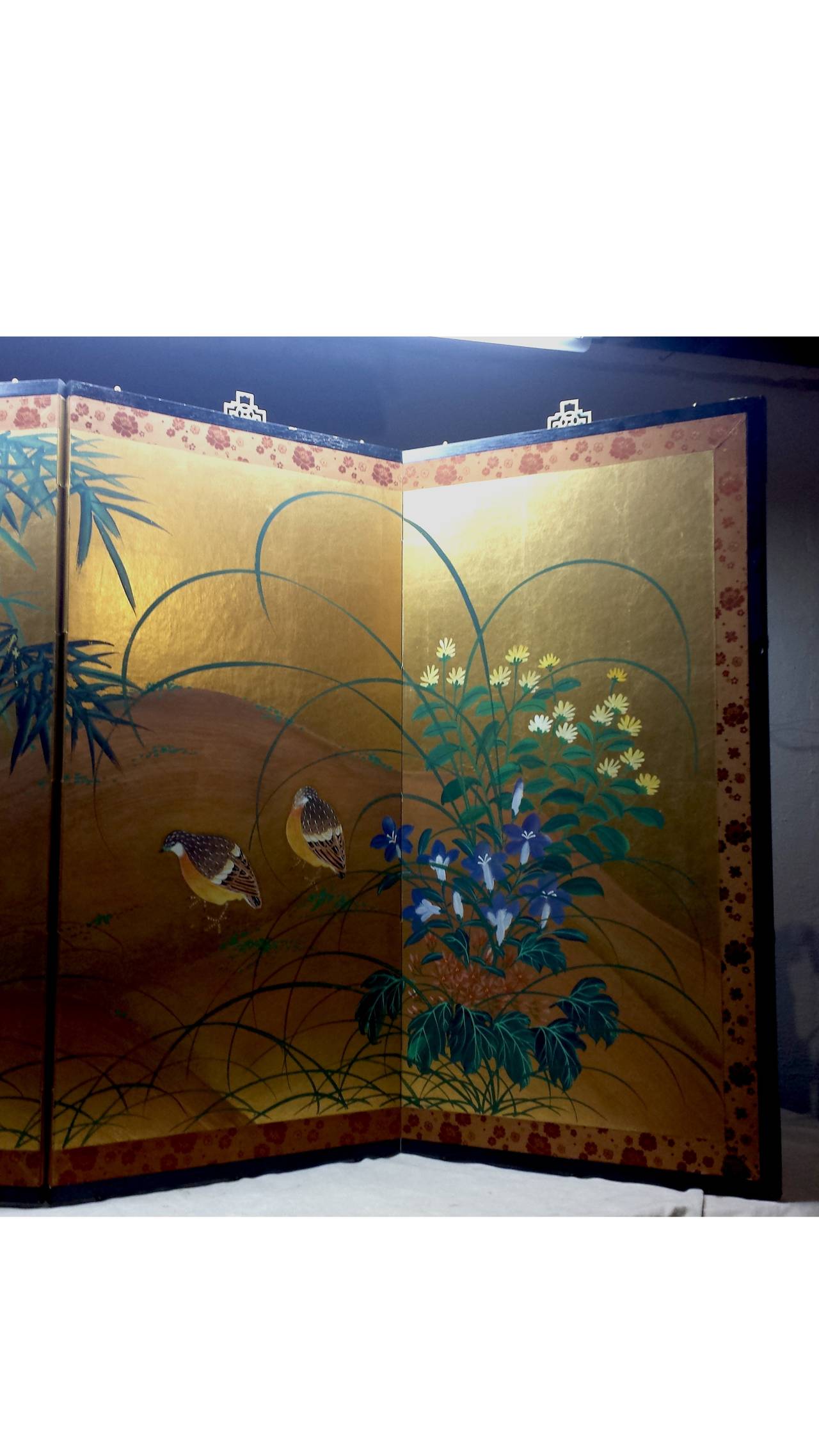 Chinese Beautiful Large Asian Screen, Byobu or Paravent Painted with Birds on Gold Leaf