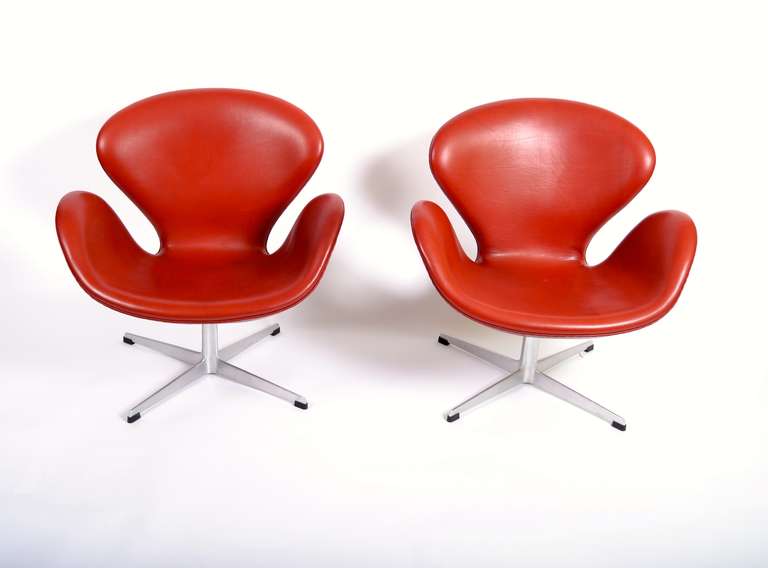 Scandinavian Modern Pair of Arne Jacobsen Swan Lounge Chairs