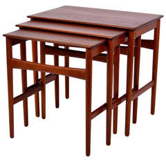 Hans J. Wegner AT-40 Nesting Table in Teak