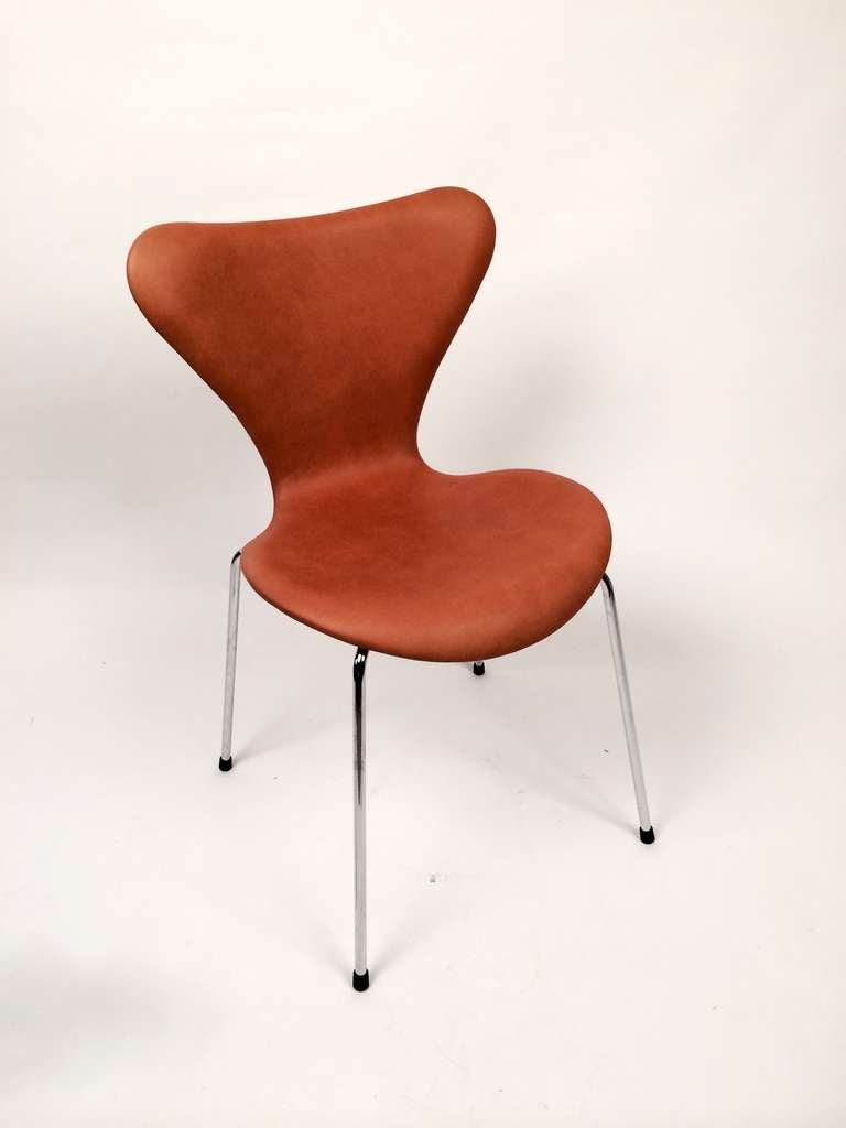 Arne Jacobsen 3107 Butterfly Chairs - Completely refurbished <br />
<br />
Legs polished and new leather and foam inside<br />
<br />
We have the best leather suplier and the best upholsterer<br />
<br />
You will get a premium quality natural