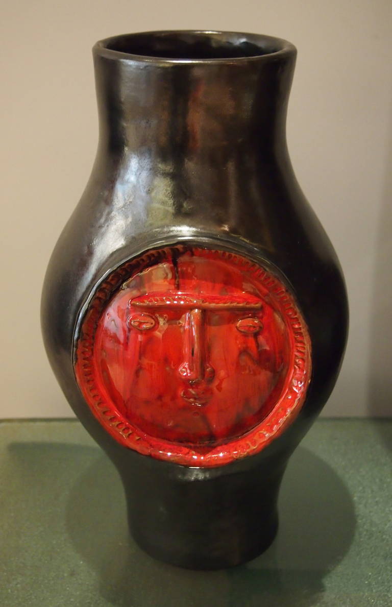 Robert & Jean Cloutier, Big Black and Red Ceramic Vase In Excellent Condition In Paris, FR
