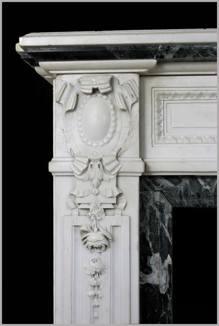 Italian Antique Adam Style Fireplace Chimneypiece in Statuary Carrara Marble from the 19th Century For Sale