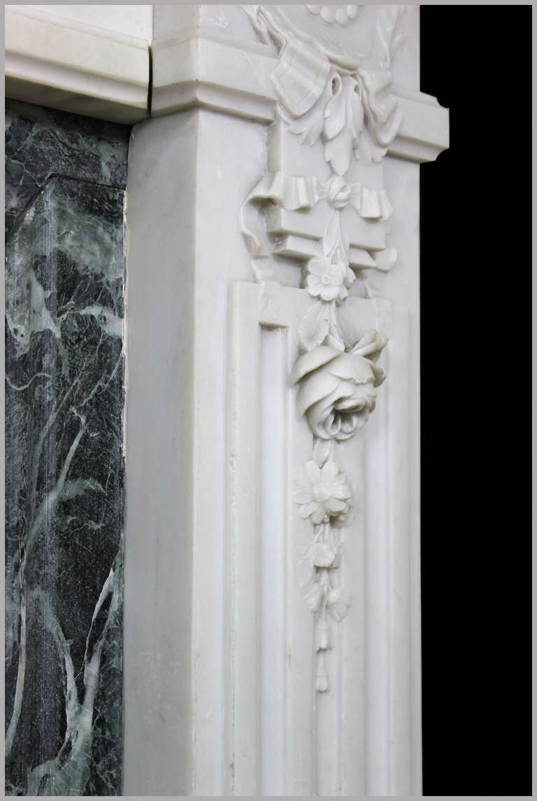 Antique Adam Style Fireplace Chimneypiece in Statuary Carrara Marble from the 19th Century For Sale 2