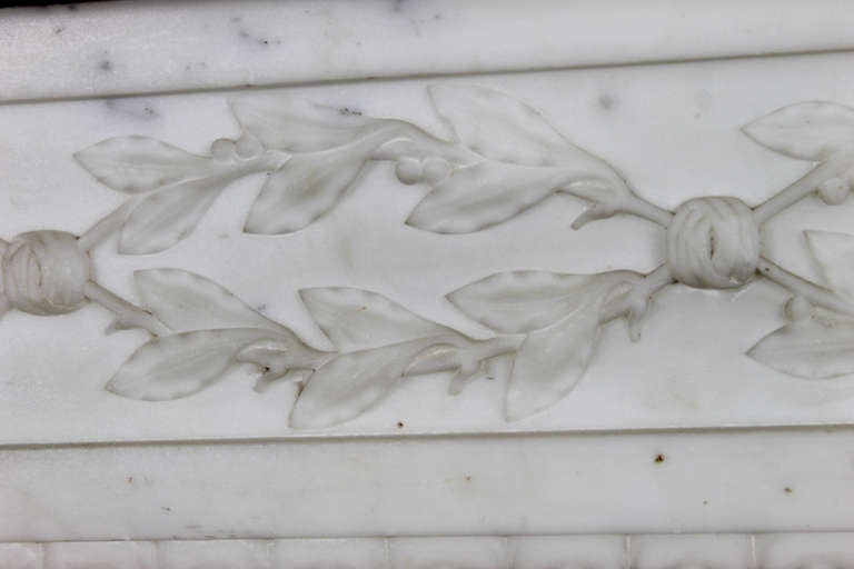 19th Century Antique L. XVI fireplace chimneypiece in Statuary Carrara marble, 19th century For Sale
