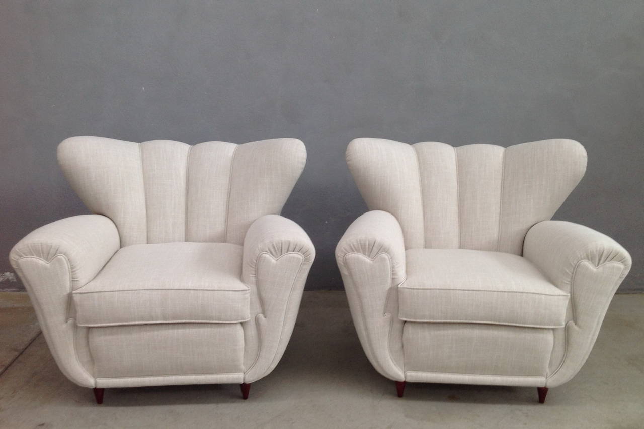 Pair of Lounge Chairs in the Style of Guglielmo Ulrich 1