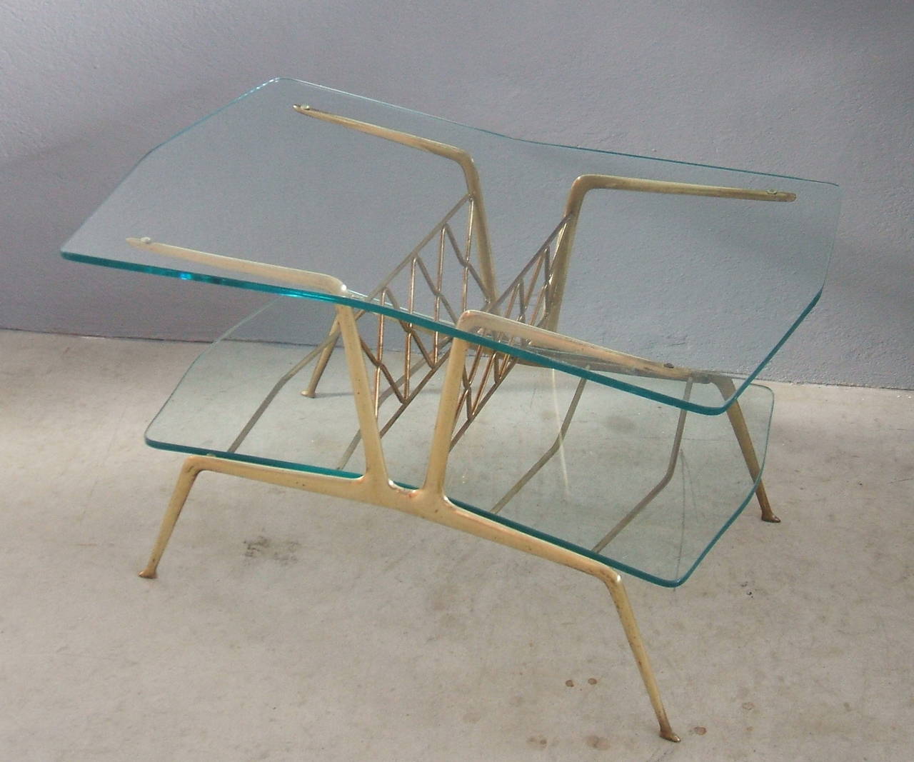 Mid-Century Modern Gio Ponti Style Magazine Coffee Table with Magazine Rack