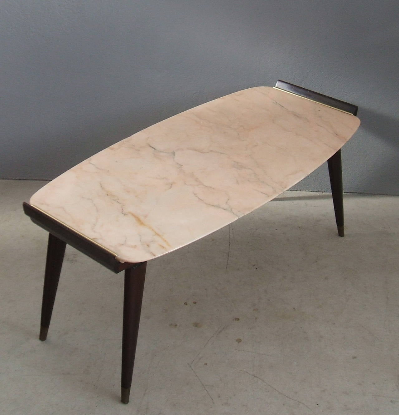 Mid-Century Modern Very Fine Coffee Table Attribuited to Ico Parisi