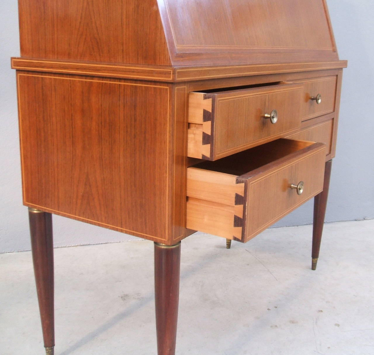 Elegant Bureau Attributed to Paolo Buffa 3