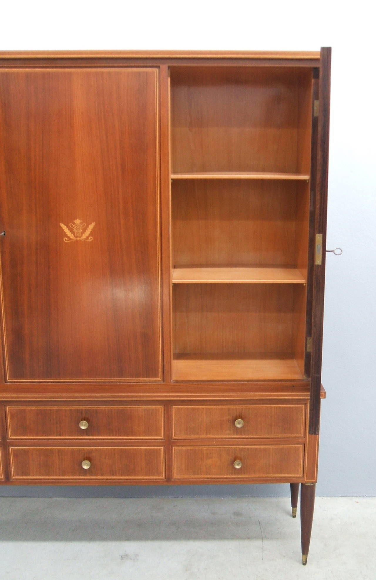 Mid-20th Century Elegant Italian Mid-Century Bookcase 