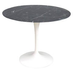 Table tulipe à plateau en marbre d'Eero Saarinen pour Knoll International