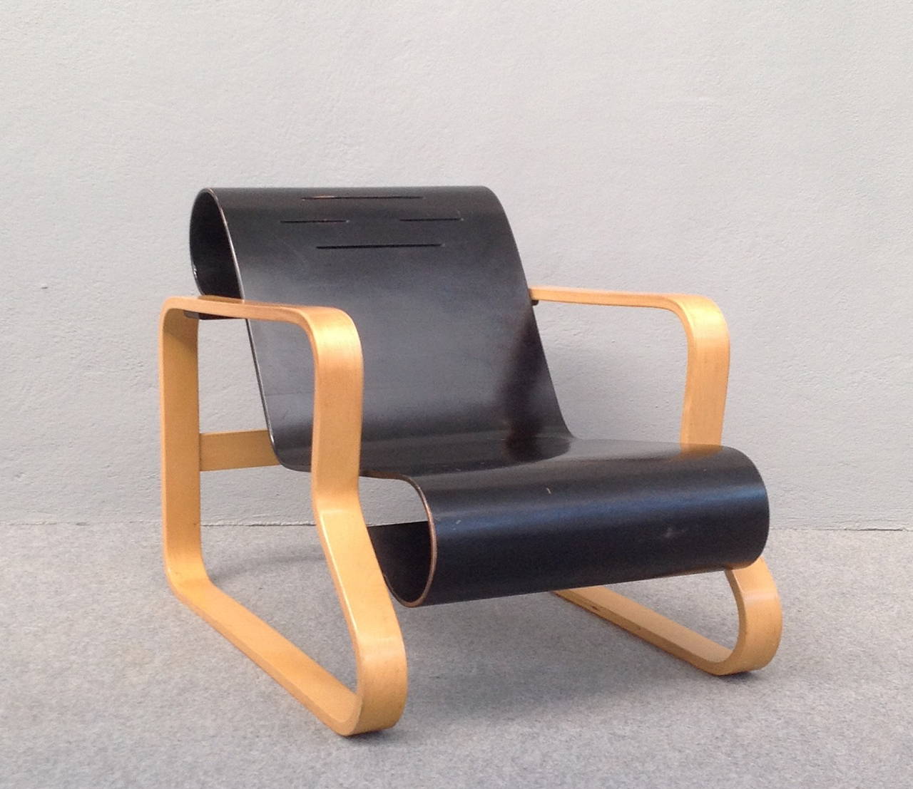 Paimio Armchair by Alvar Aalto In Excellent Condition In Piacenza, Italy