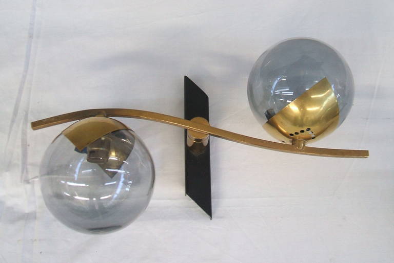 Pair of Brass and Glass French Wall Sconces In Excellent Condition In Piacenza, Italy