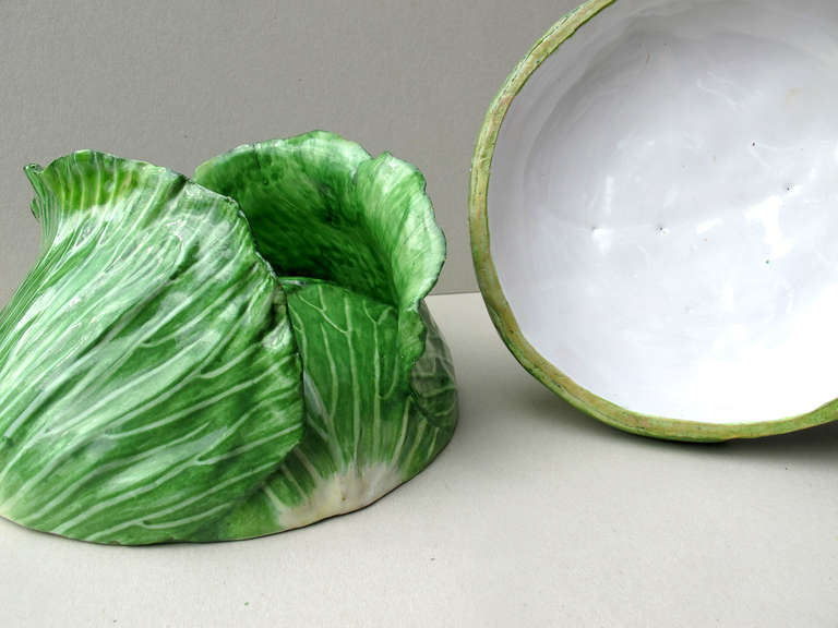 Cabbage Head Pair of Trompe L'Oeil Faïence Terrines In Good Condition For Sale In Weinheim, DE