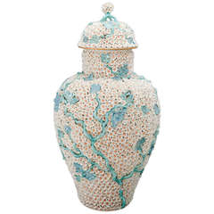 A Large Meissen "Schneeballen" (Snowball) Vase with Cover 2