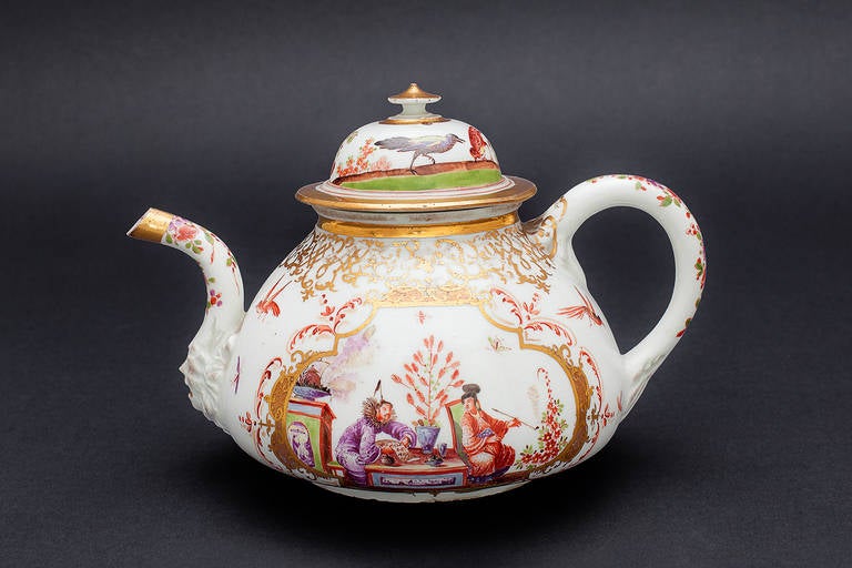 18th Century and Earlier Meissen Chinoiserie Travelling Tea and Coffee Service in the Original Case