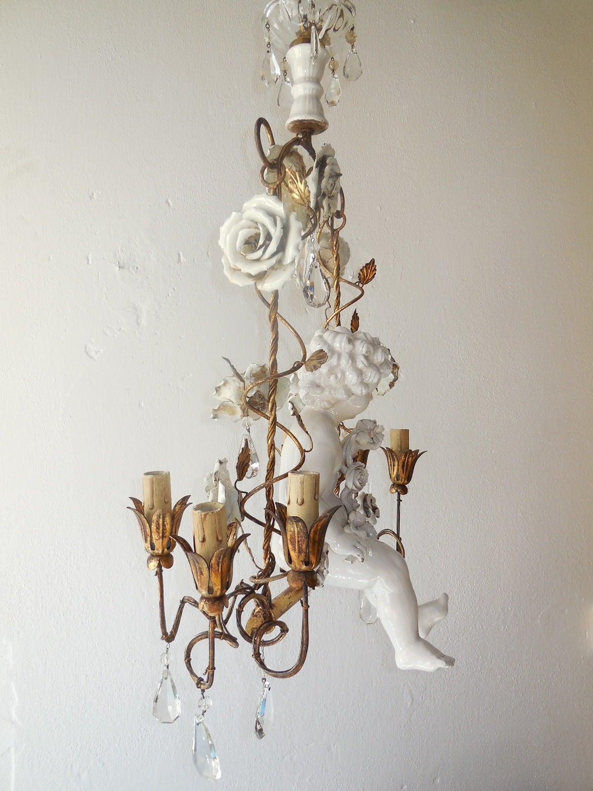 French Porcelain Roses and Tole with Huge Cherub Swinging Chandelier In Excellent Condition In Modena (MO), Modena (Mo)