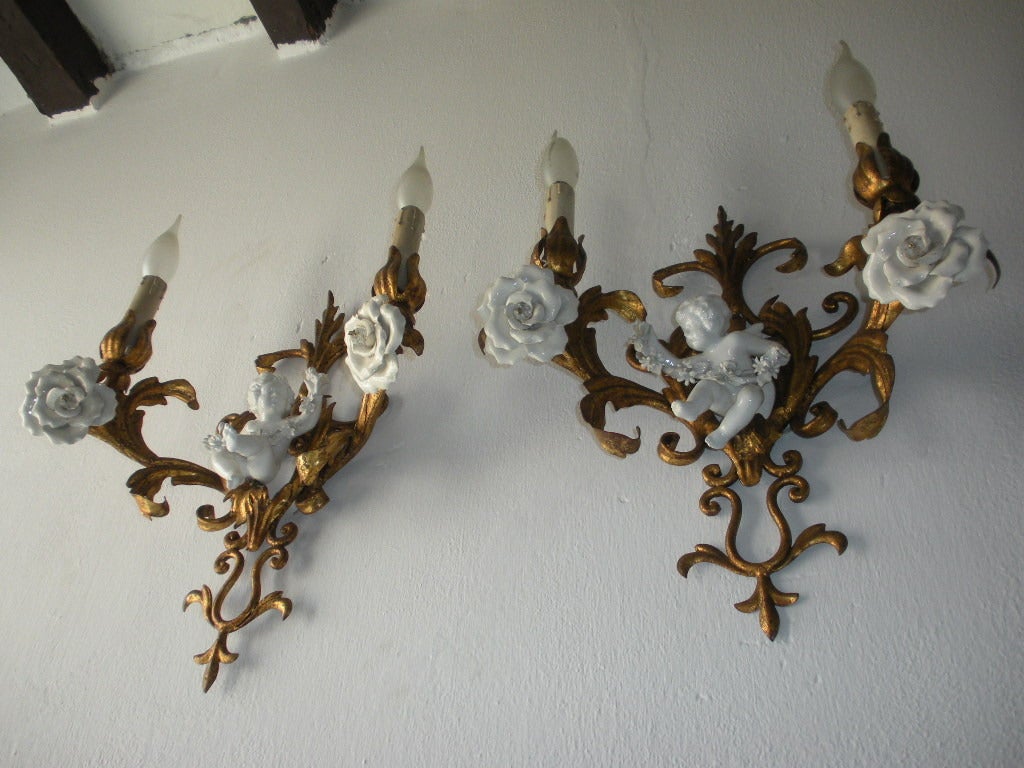 French Porcelain Winged Cherub Gilt Tole Sconces, 1940 In Excellent Condition In Modena (MO), Modena (Mo)