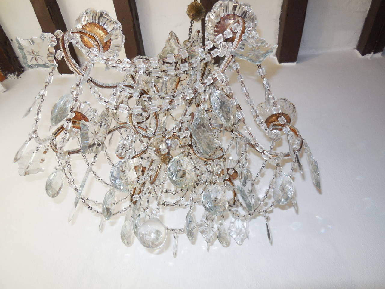 1920 French Huge Beaded Crystal Prisms Chandelier In Excellent Condition In Modena (MO), Modena (Mo)