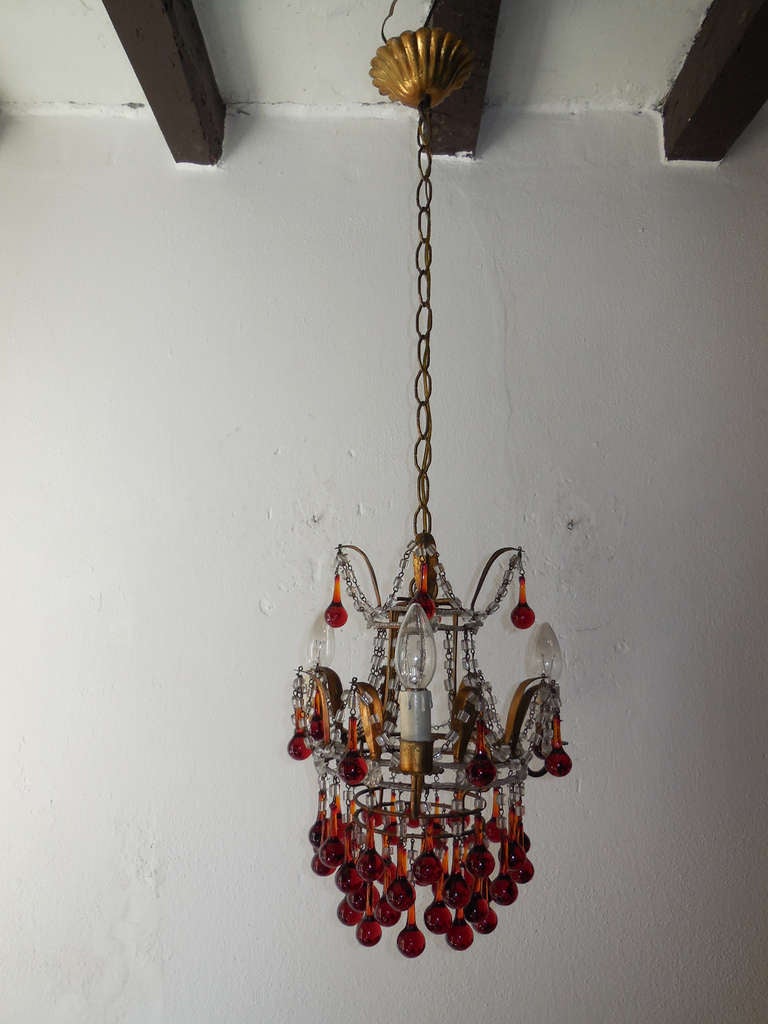Italian Beaded Red Drops Tole Chandelier In Excellent Condition In Modena (MO), Modena (Mo)
