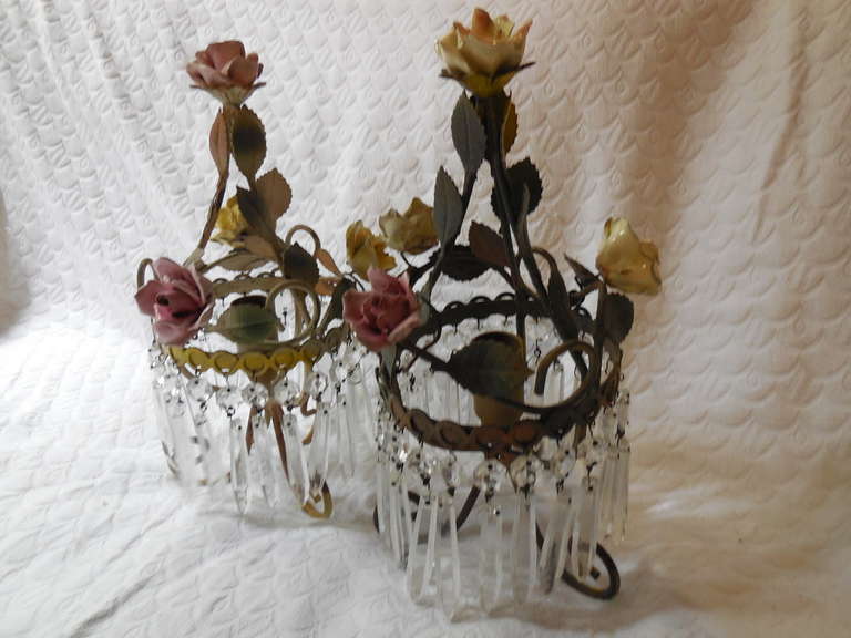 French Tole Porcelain, Roses, Crystal Prisms Lamps Sconces In Good Condition In Modena (MO), Modena (Mo)