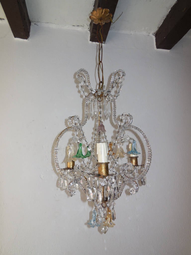 Farbiger Kronleuchter aus Kristall mit Perlen und Murano-Blumen