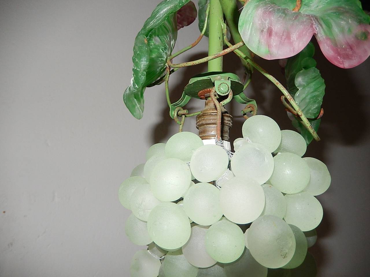 grapes wrea green